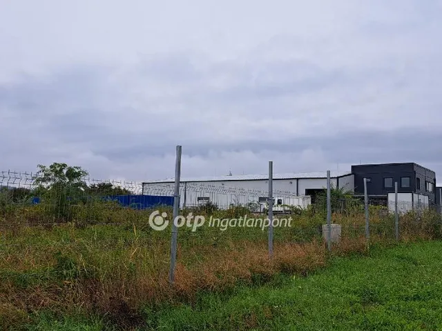 Kiadó kereskedelmi és ipari ingatlan Budakeszi 500 nm