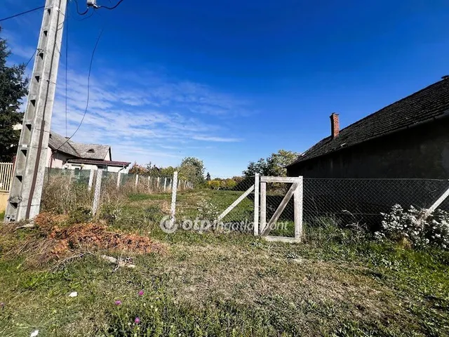 Eladó telek Dunavecse 1823 nm