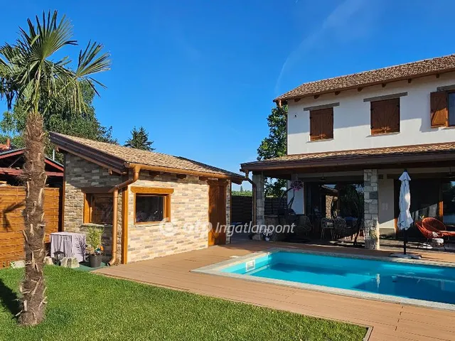 Eladó üdülő és hétvégi ház Makád 150 nm