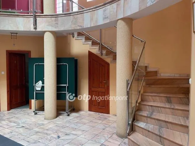 Eladó ház Békéscsaba, Belváros 575 nm