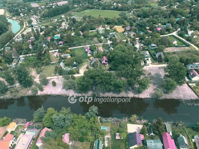 Eladó telek Dömsöd 702 nm