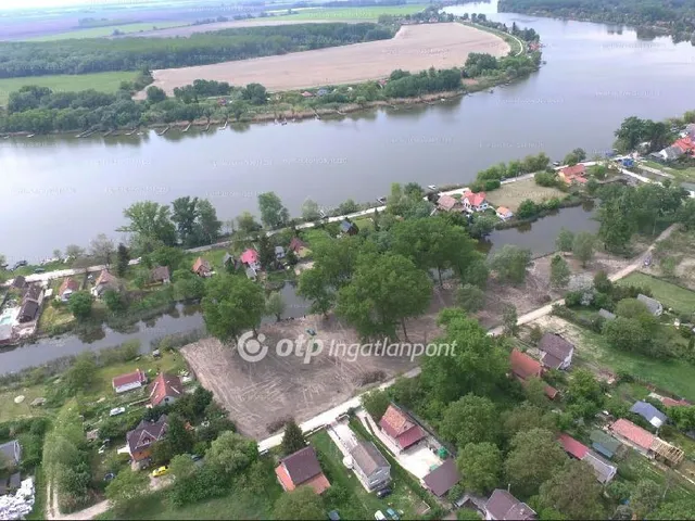 Eladó telek Dömsöd 655 nm