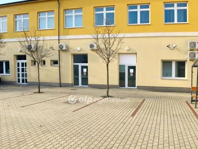 Kiadó kereskedelmi és ipari ingatlan Budapest XIII. kerület 268 nm