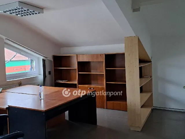 Kiadó kereskedelmi és ipari ingatlan Göd 260 nm