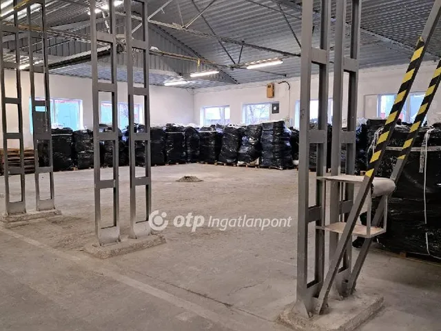 Kiadó kereskedelmi és ipari ingatlan Göd 553 nm