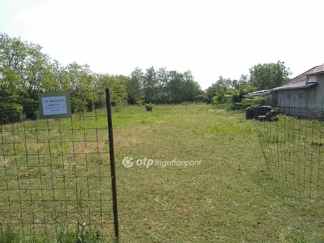 Eladó telek Ráckeresztúr 2070 nm