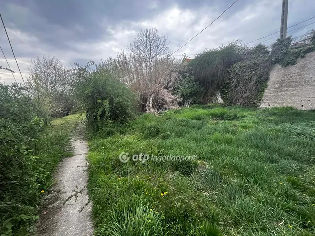 Eladó telek Aszód 329 nm