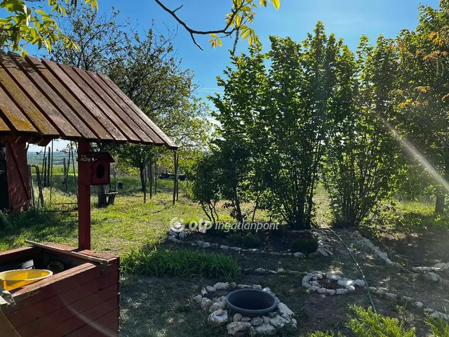 Eladó telek Bicske 1421 nm