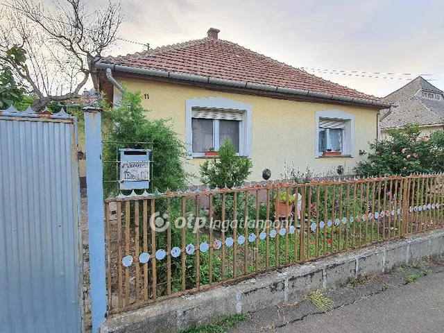 Eladó ház Gyöngyöspata 130 nm