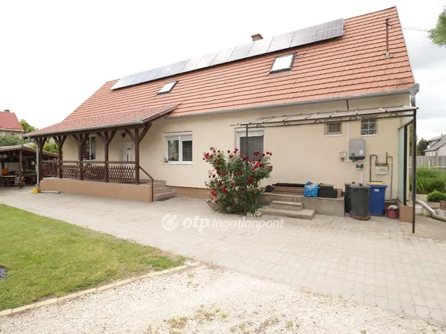 Eladó ház Kiskunlacháza 152 nm