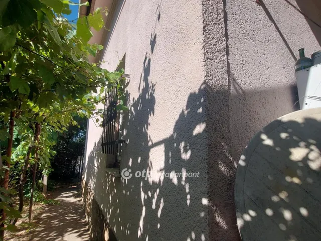 Eladó ház Budapest XVIII. kerület, Gyorsforgalmi mellett 134 nm