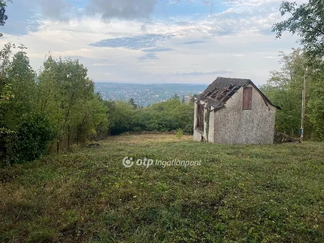 Eladó telek Budapest III. kerület, Csúcshegy 1715 nm