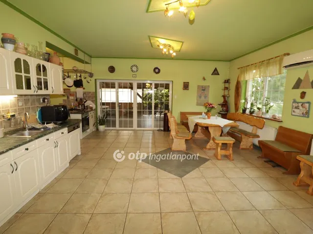 Eladó ház Ráckeve 204 nm
