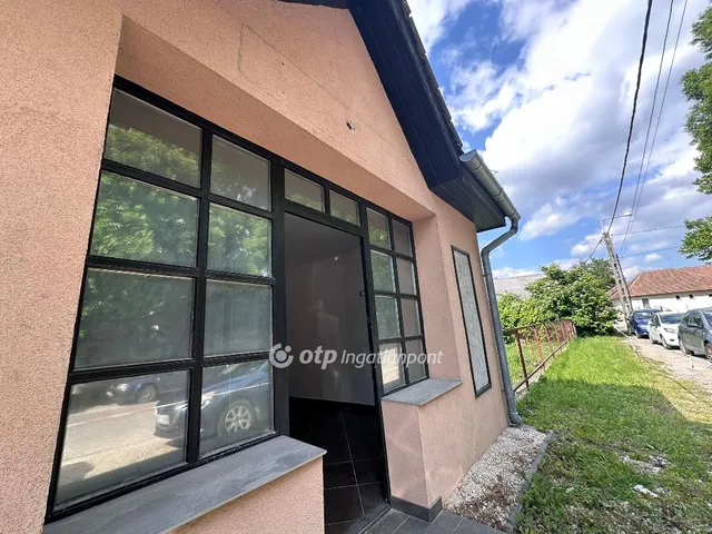 Kiadó kereskedelmi és ipari ingatlan Taksony 20 nm