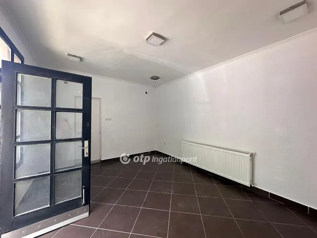 Kiadó kereskedelmi és ipari ingatlan Taksony 20 nm