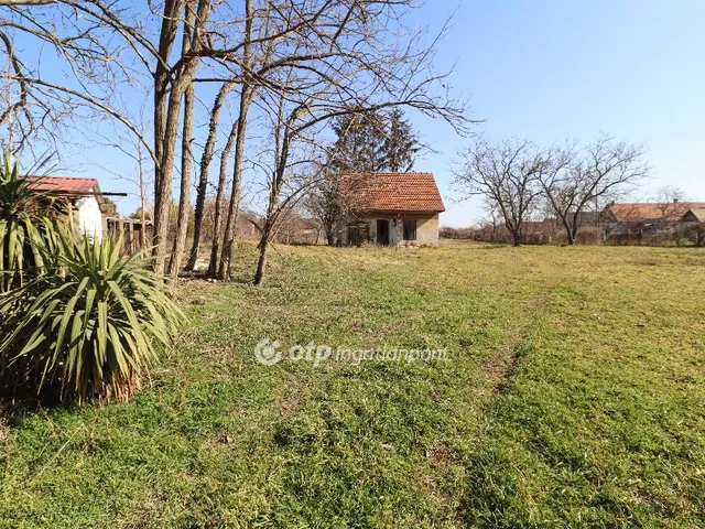 Eladó telek Dömsöd 3807 nm