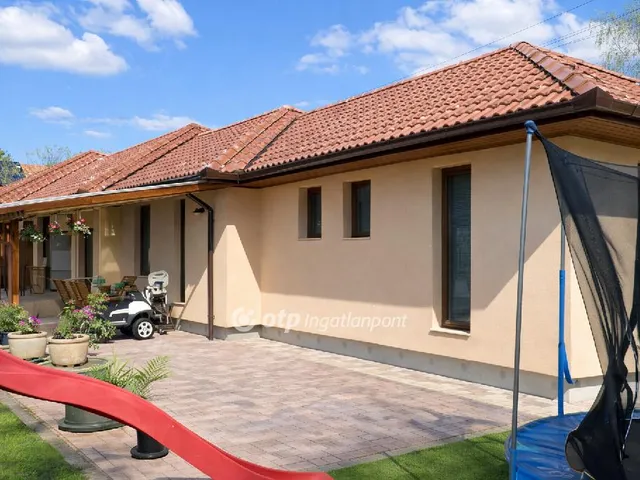 Eladó ház Ráckeve 158 nm