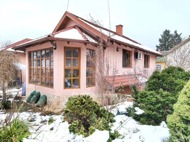 Eladó ház Budapest XVIII. kerület 290 nm