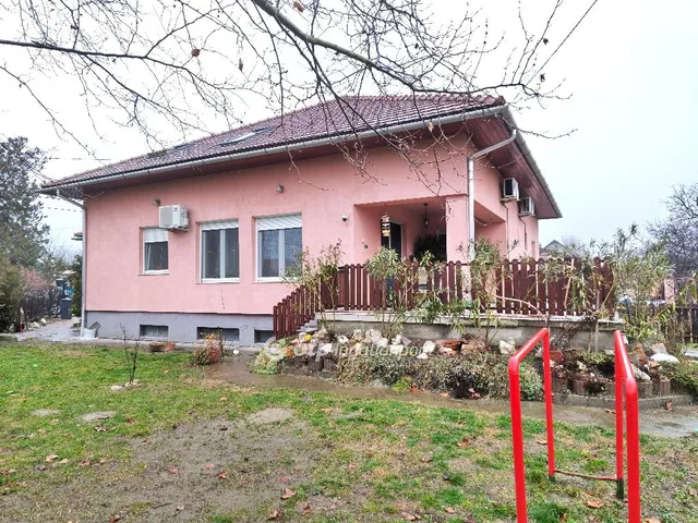 Eladó ház Dunavarsány 300 nm