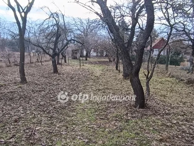 Eladó telek Szigetújfalu 1090 nm