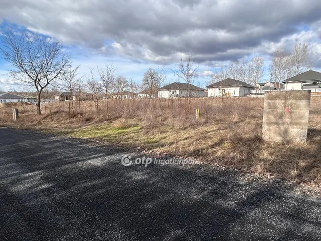 Eladó telek Dunavarsány 1050 nm