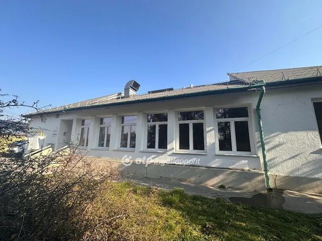 Eladó kereskedelmi és ipari ingatlan Vecsés 364 nm