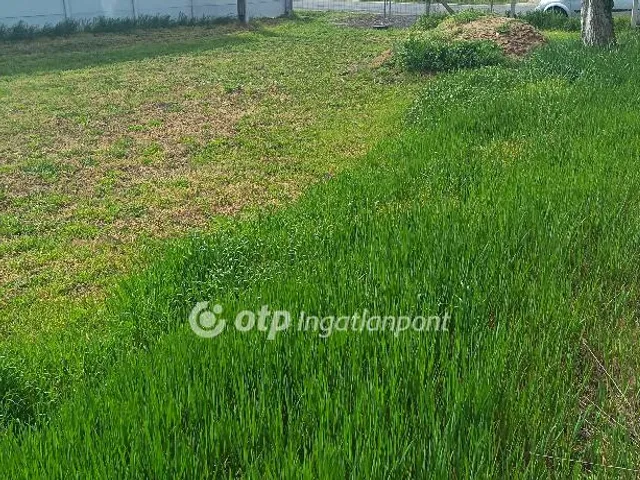 Eladó telek Áporka 789 nm