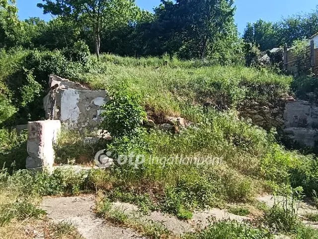 Eladó telek Nagykovácsi 588 nm