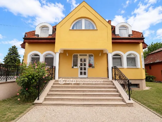 Eladó ház Ráckeve 195 nm