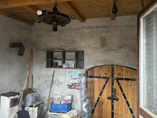Eladó mezőgazdasági ingatlan Szekszárd, Csatár 665 nm