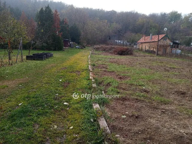 Eladó telek Szekszárd 2569 nm