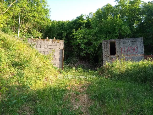Eladó telek Szekszárd, Település északi része 2569 nm