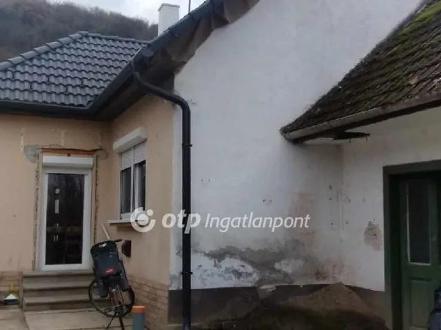 Eladó ház Báta, Fő utca 77 nm