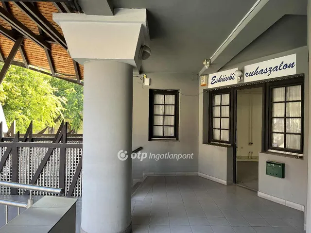 Kiadó kereskedelmi és ipari ingatlan Szekszárd 37 nm