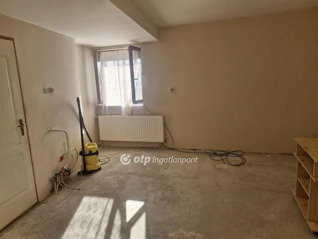 Eladó lakás Tolna 44 nm