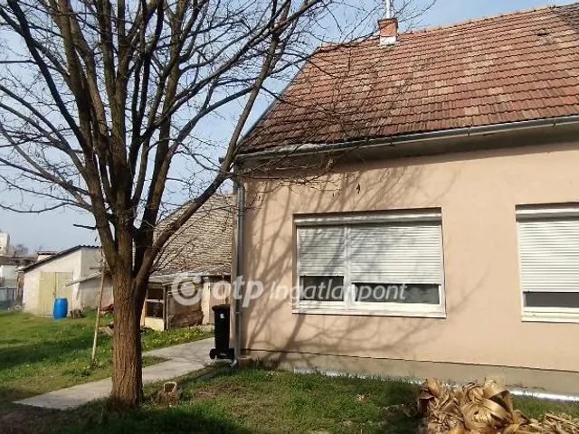 Eladó lakás Tolna 44 nm