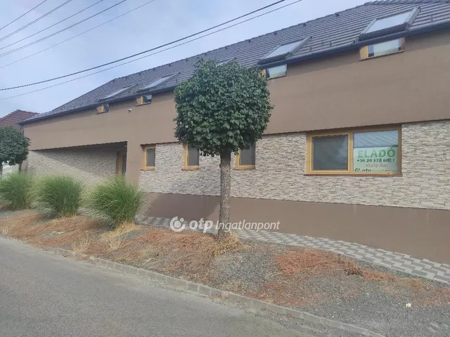 Eladó lakás Szekszárd 77 nm