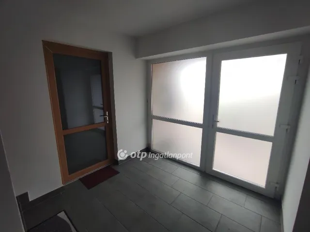 Eladó lakás Szekszárd 77 nm