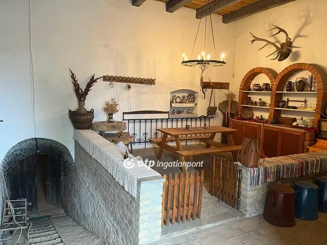 Eladó mezőgazdasági ingatlan Szekszárd 82 nm