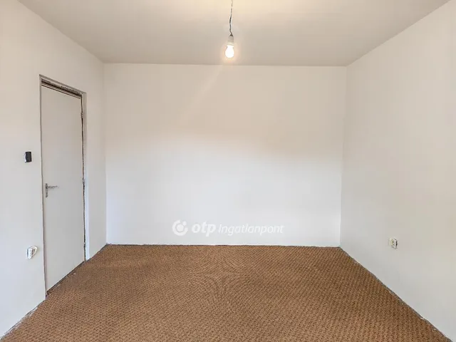 Eladó lakás Komló, Körtvélyes 48 nm