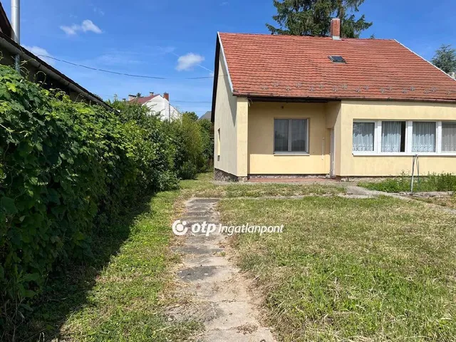Kiadó ház Szekszárd, Parászta 88 nm