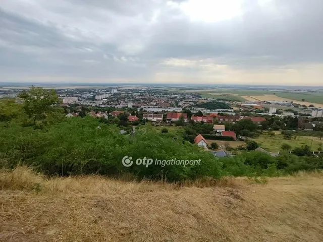 Eladó telek Szekszárd 1858 nm