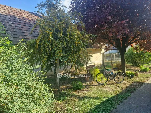 Eladó ház Kölesd 100 nm