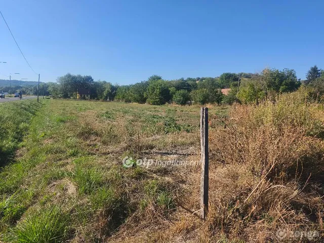 Eladó telek Szekszárd 2674 nm