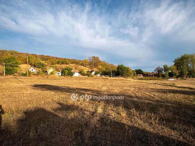 Eladó telek Szekszárd 2411 nm