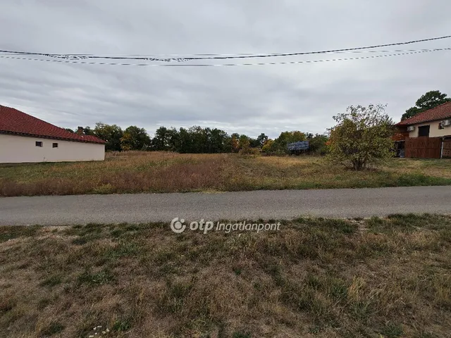 Eladó telek Dombóvár 1639 nm
