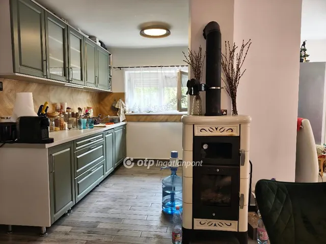 Eladó ház Kakasd 159 nm