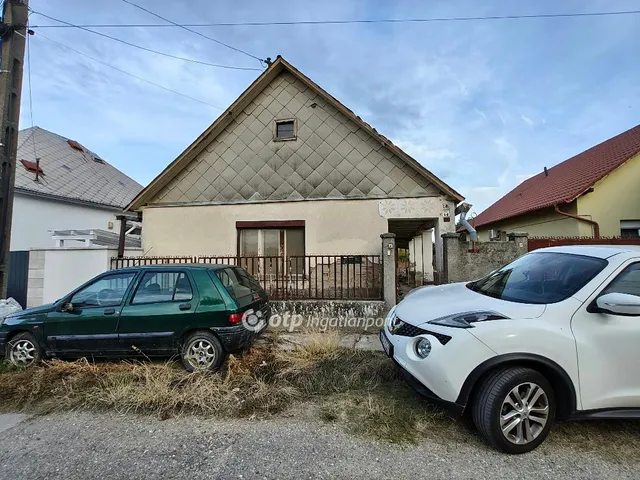 Eladó ház Bölcske 57 nm