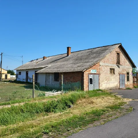 Eladó kereskedelmi és ipari ingatlan Tetétlen, Lakóővezet 600 nm