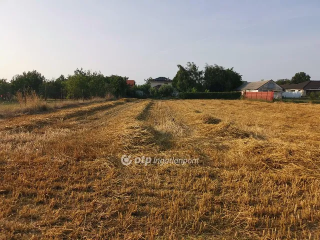 Eladó telek Debrecen, Lakó övezet 1761 nm